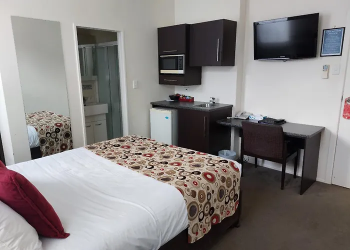 At Eden Park Motel