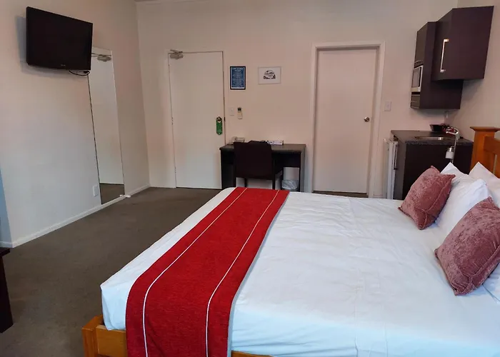 At Eden Park Motel